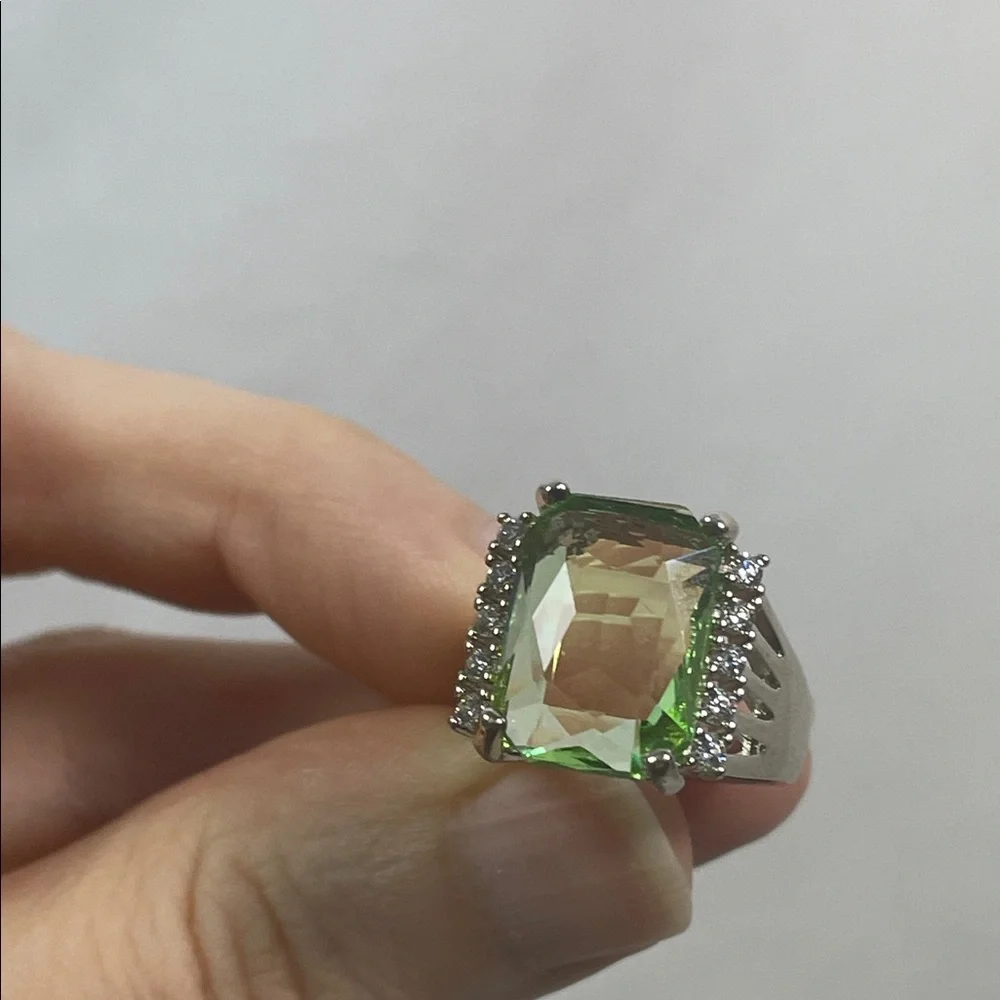 Sterling silver Large Green Gemstone Ring 925 zirconia diamonds